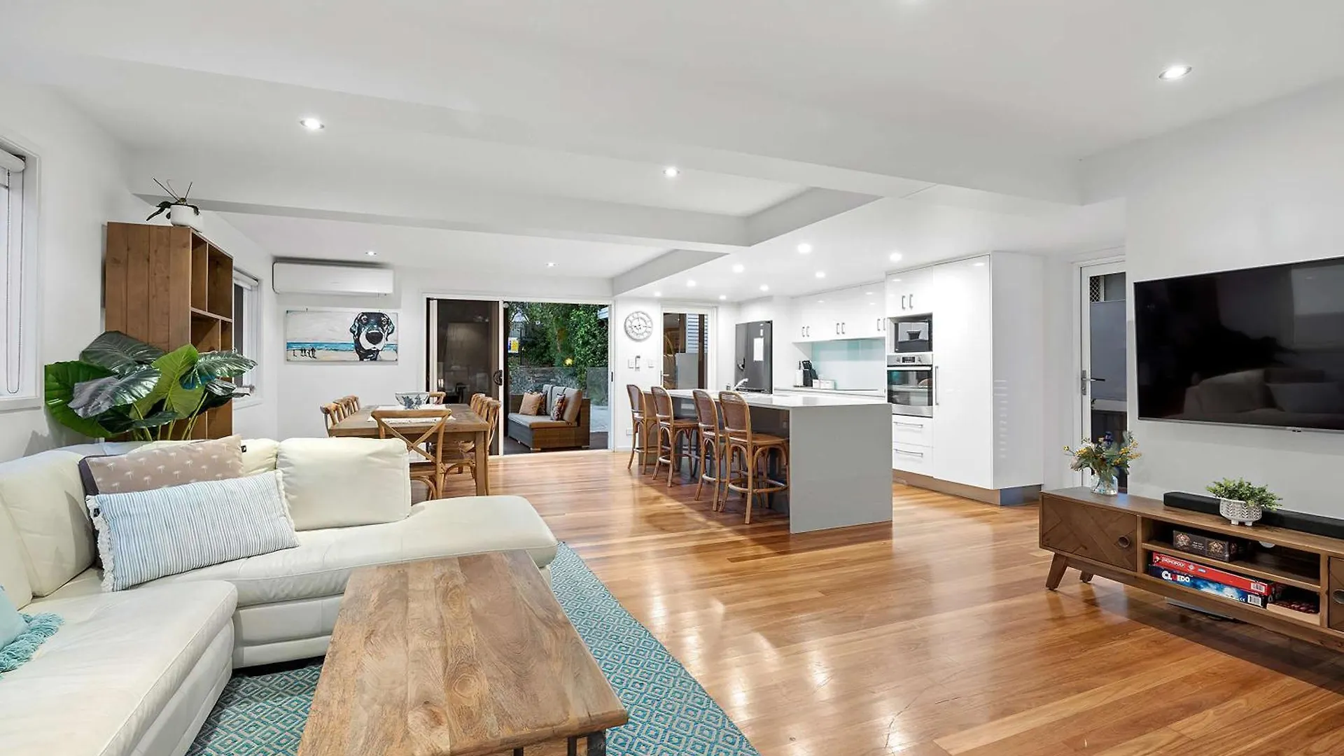 Casa de Férias Pool Side Luxury Pet Friendly - Walk To The Beach Alexandra Headland Austrália